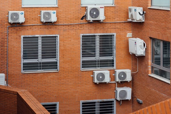 ac units outside a building - setting the right core body temperature for sleep
