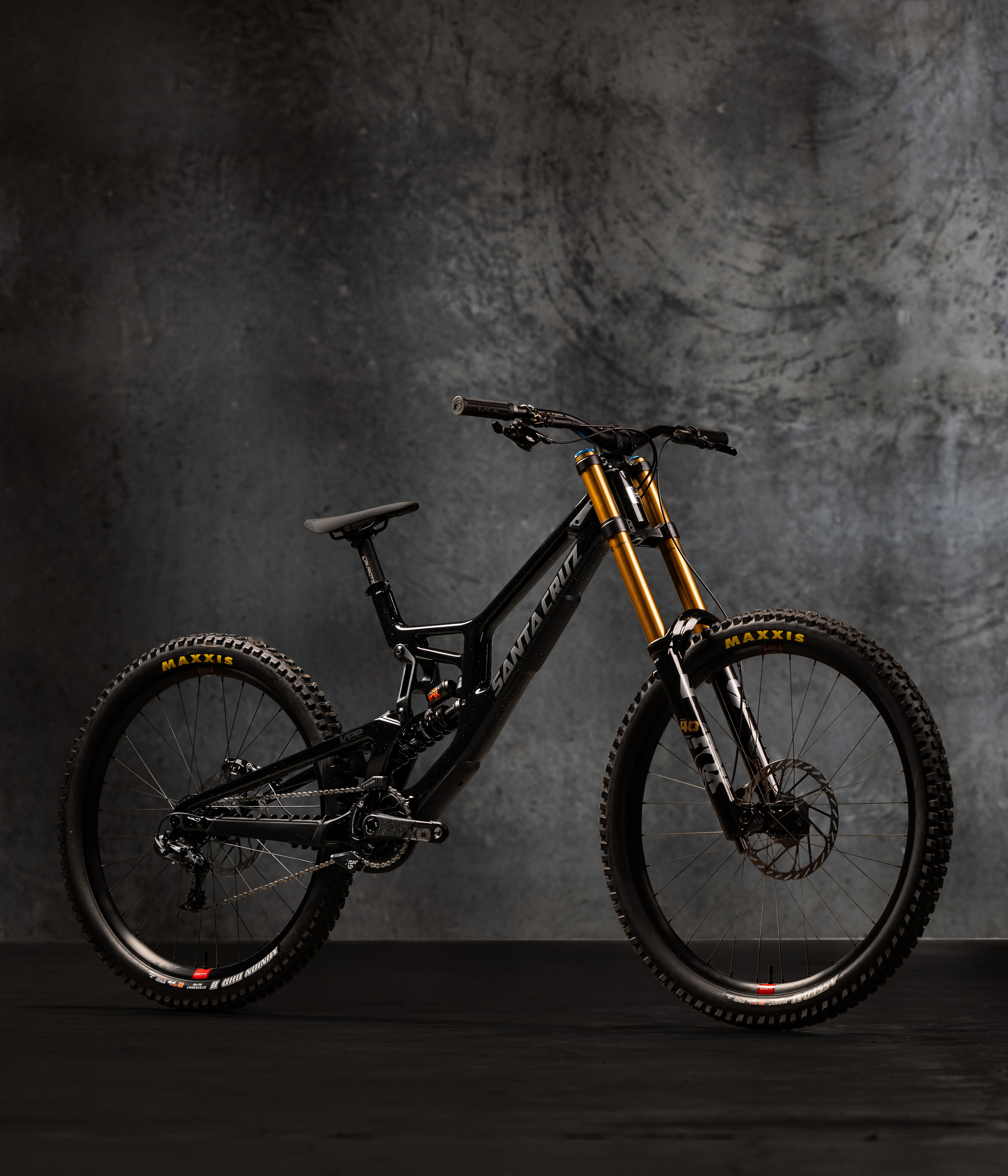 V10 Carbon Downhill Mountain Bike Santa Cruz Bicycles