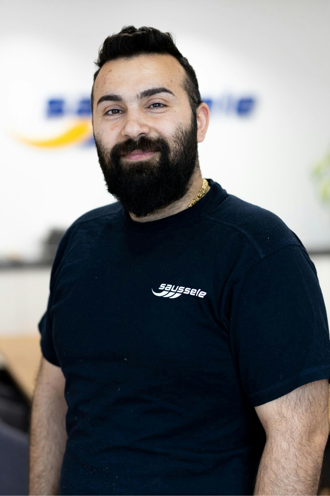 Akin Sevilmis, Zuständiger für Einkauf und Lager, Parkett Saussele