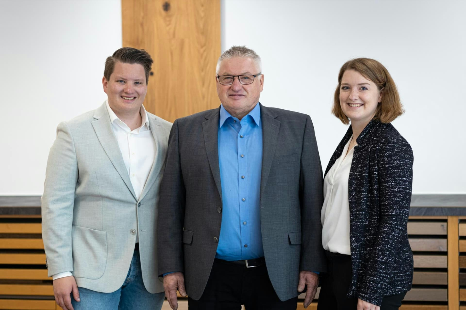 von rechts nach links, Tim Saussele, Günther Saussele und Lisa Riesner, Gründung und Leitung des Unternehmens Parkett Saussele