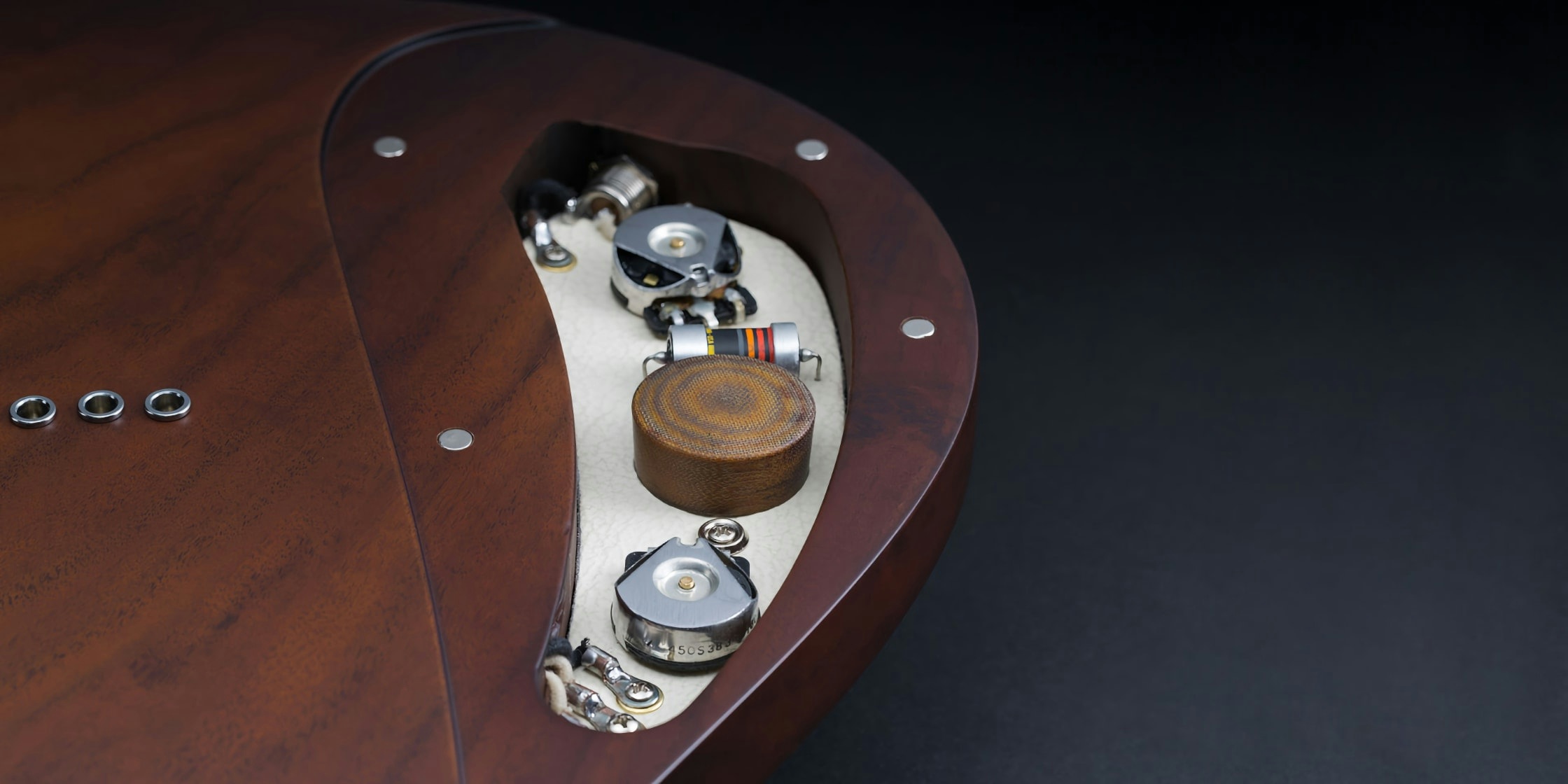 electronics on the One piece master II guitar