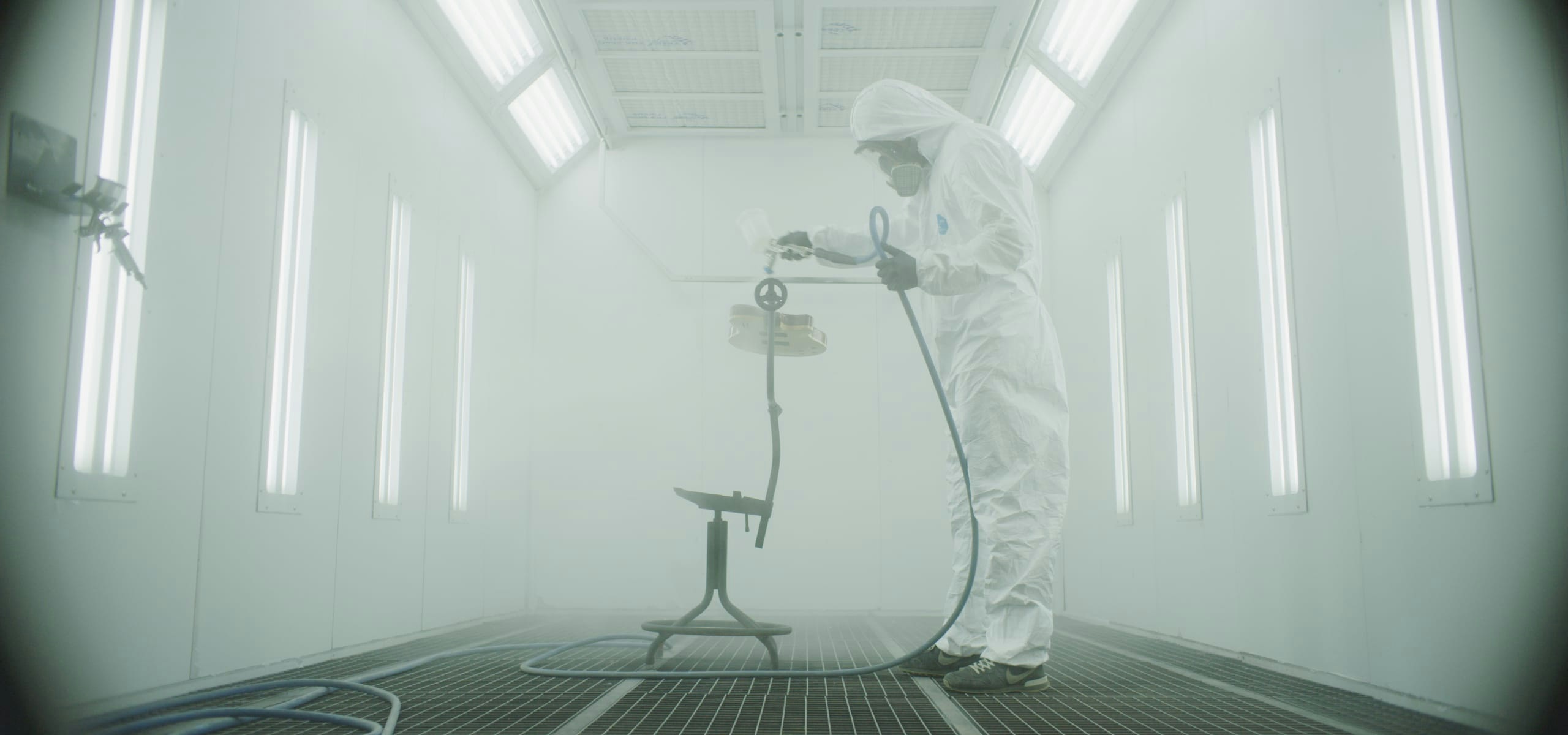 Wild Custom Guitars Paint cabin