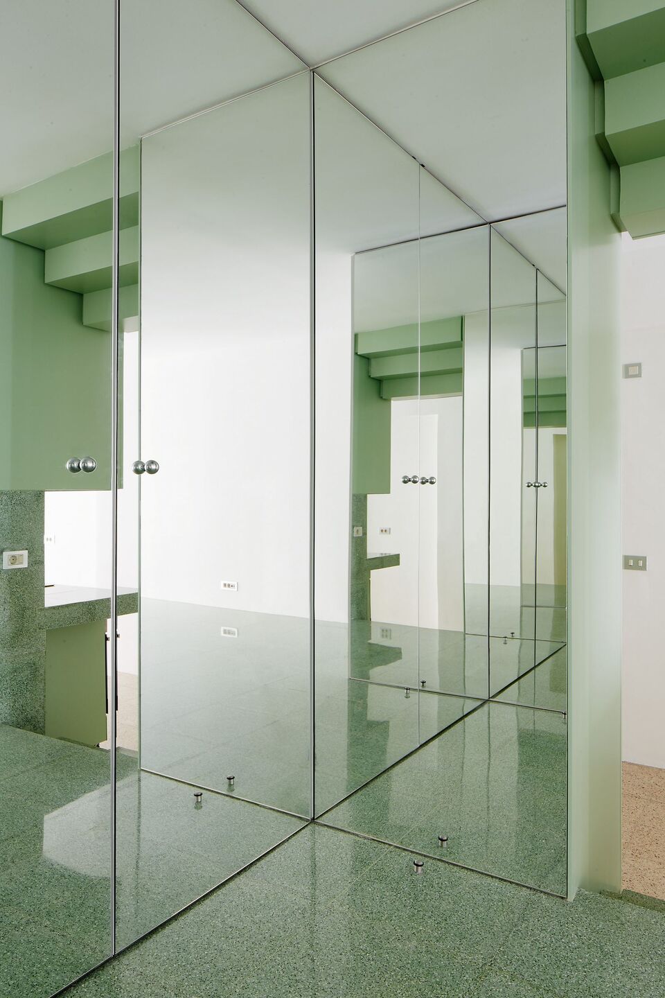 アート・デザイン・音楽 Arquitectura-G Nineteen Interventions: Arquitectura-G - BOOK AND SONS