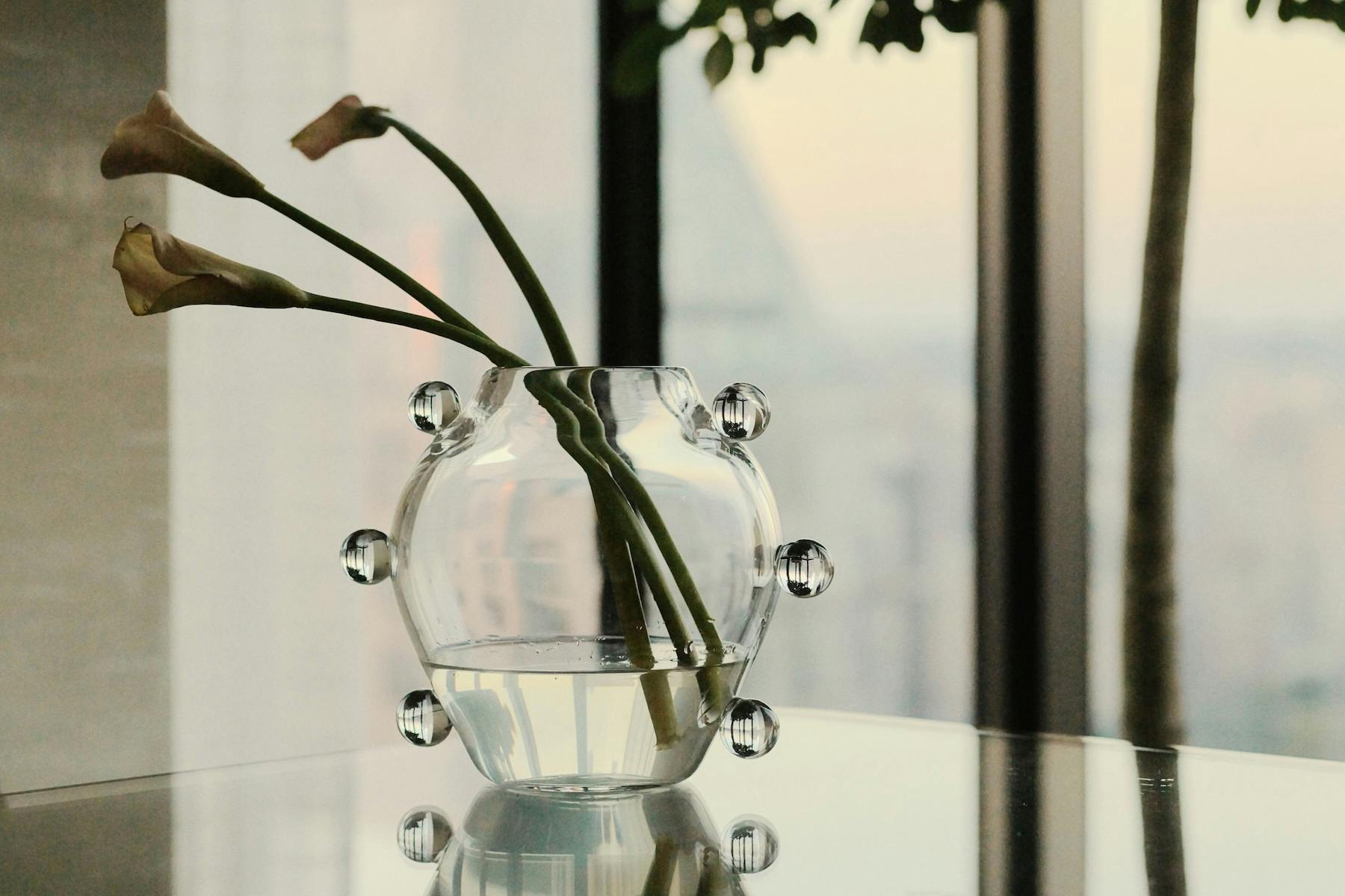 Squiggle Pitcher