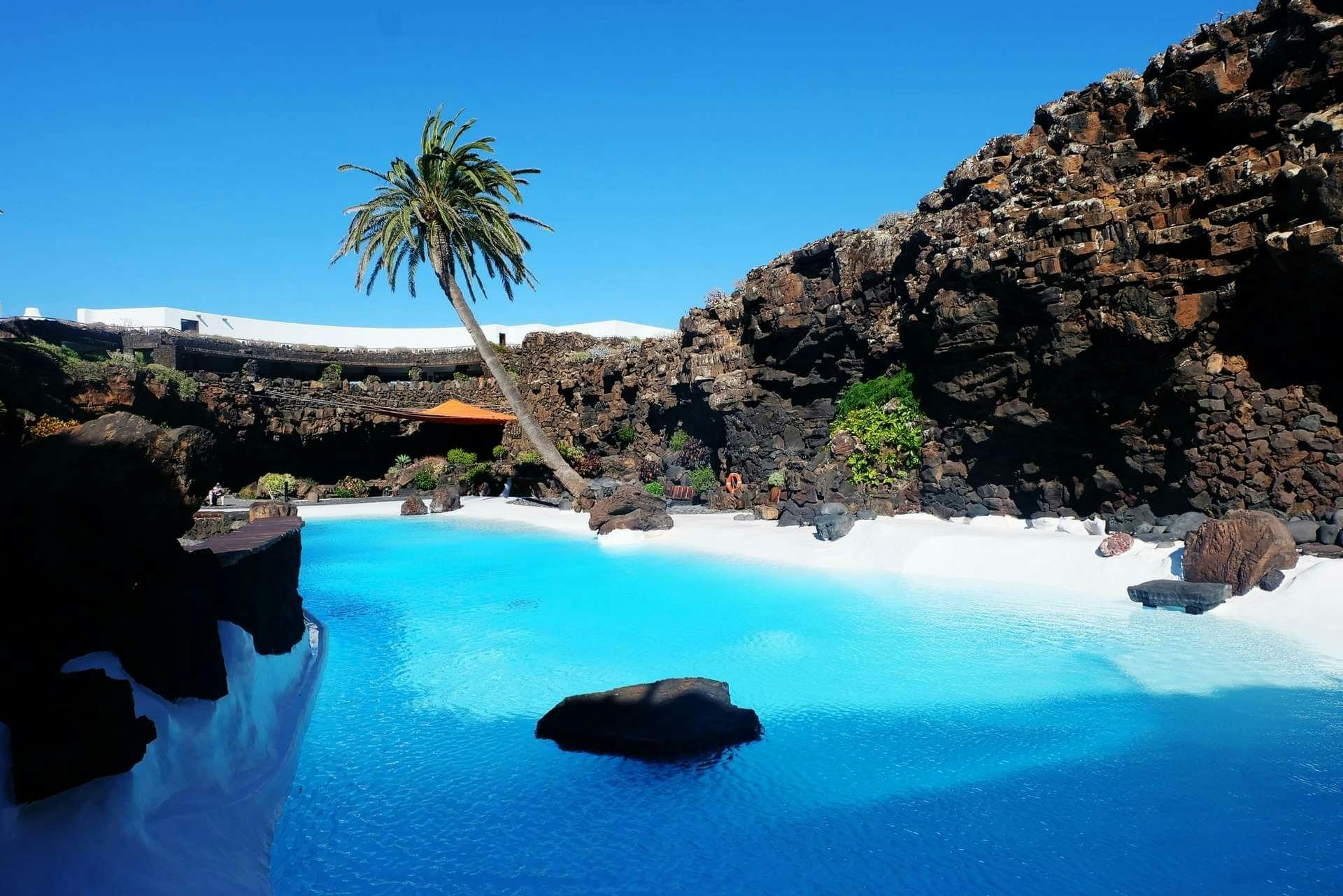 The largest chamber, known as Jameo Grande, contains Lanzarote's most famous swimming pool, surrounded by palm trees and tropical plants. Although it is visually stunning, swimming is not allowed.