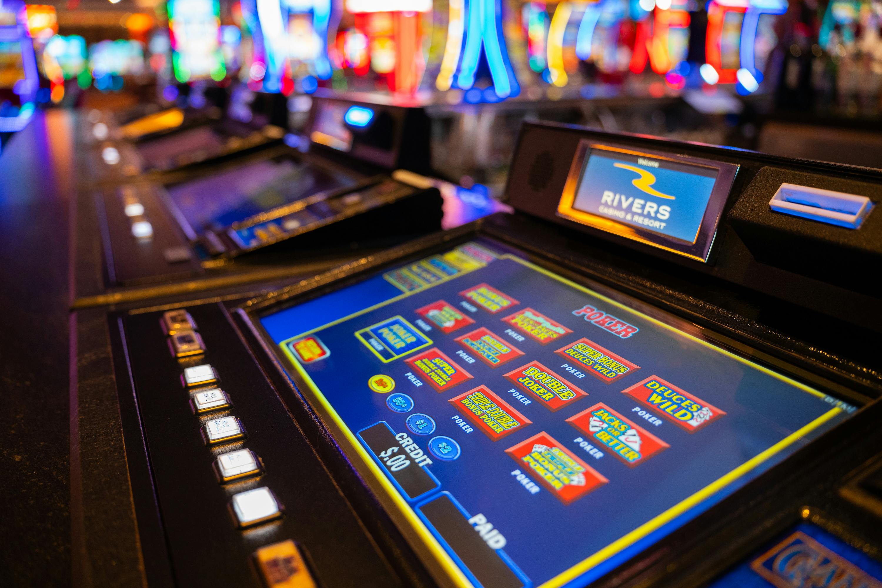 <h4>Video Poker &amp; Keno</h4>