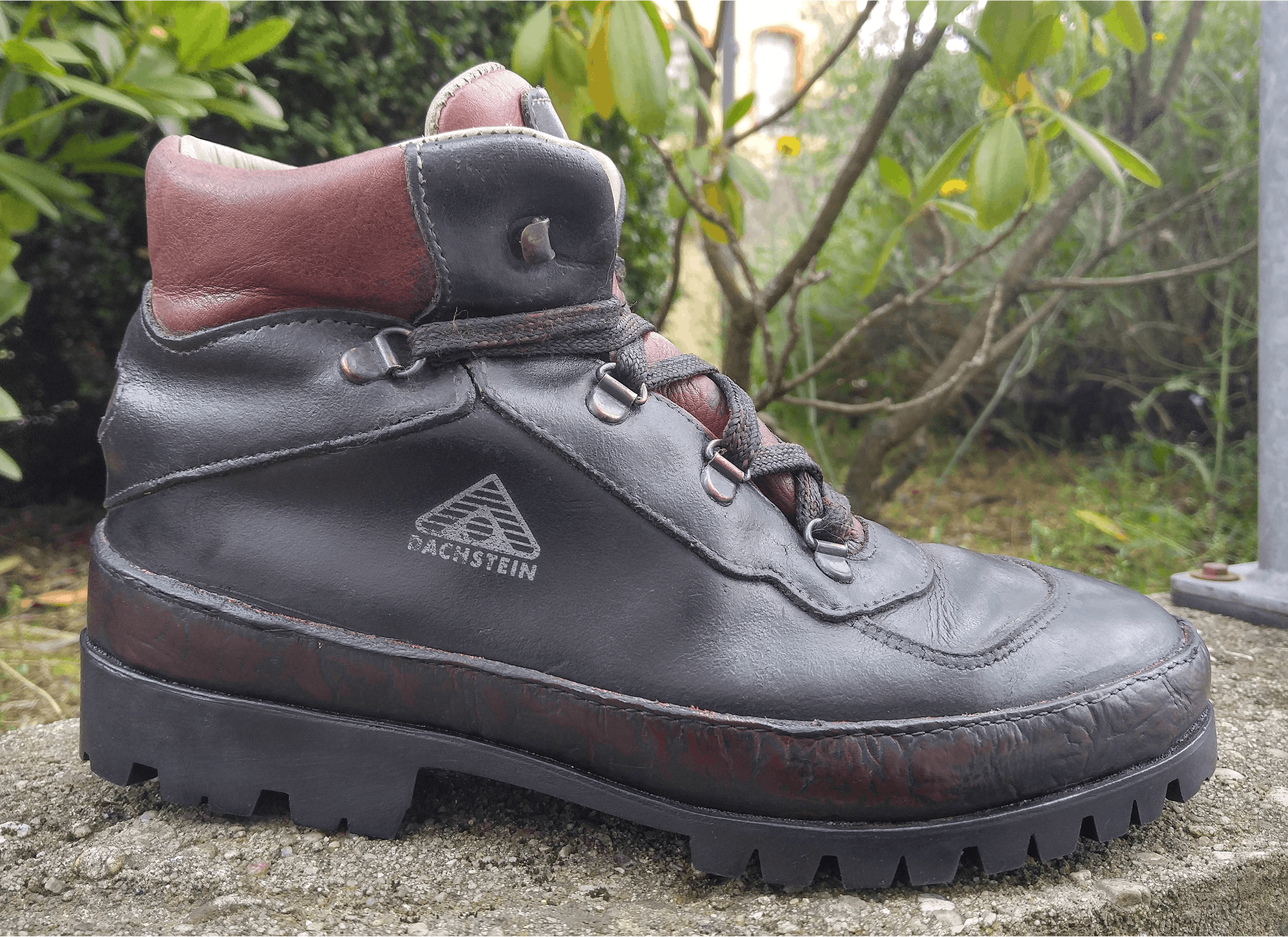 Dachstein Wanderschuh mit Neuaufbau