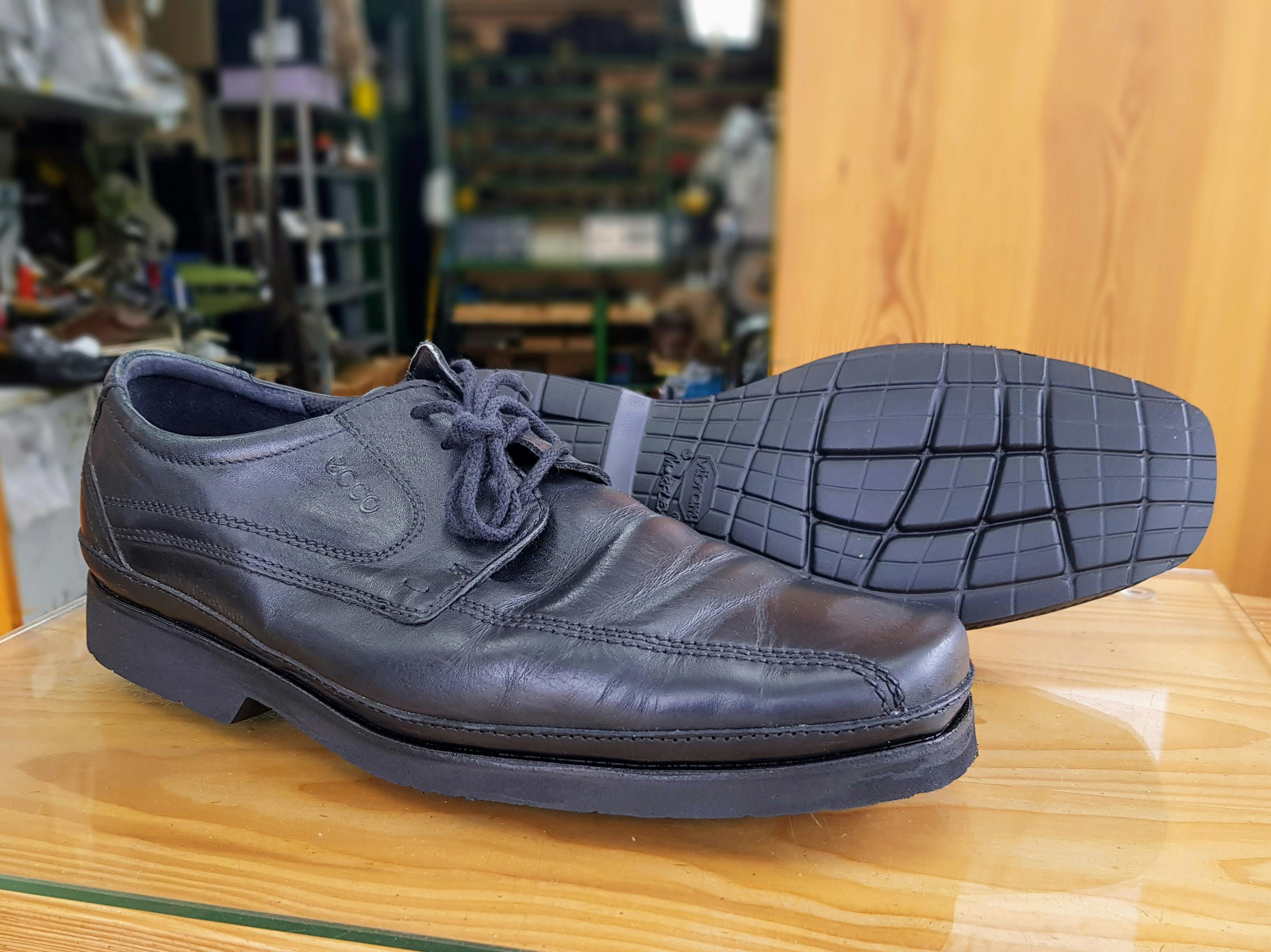 Ecco Herrenschuhe mit neuem Sohlenaufbau.