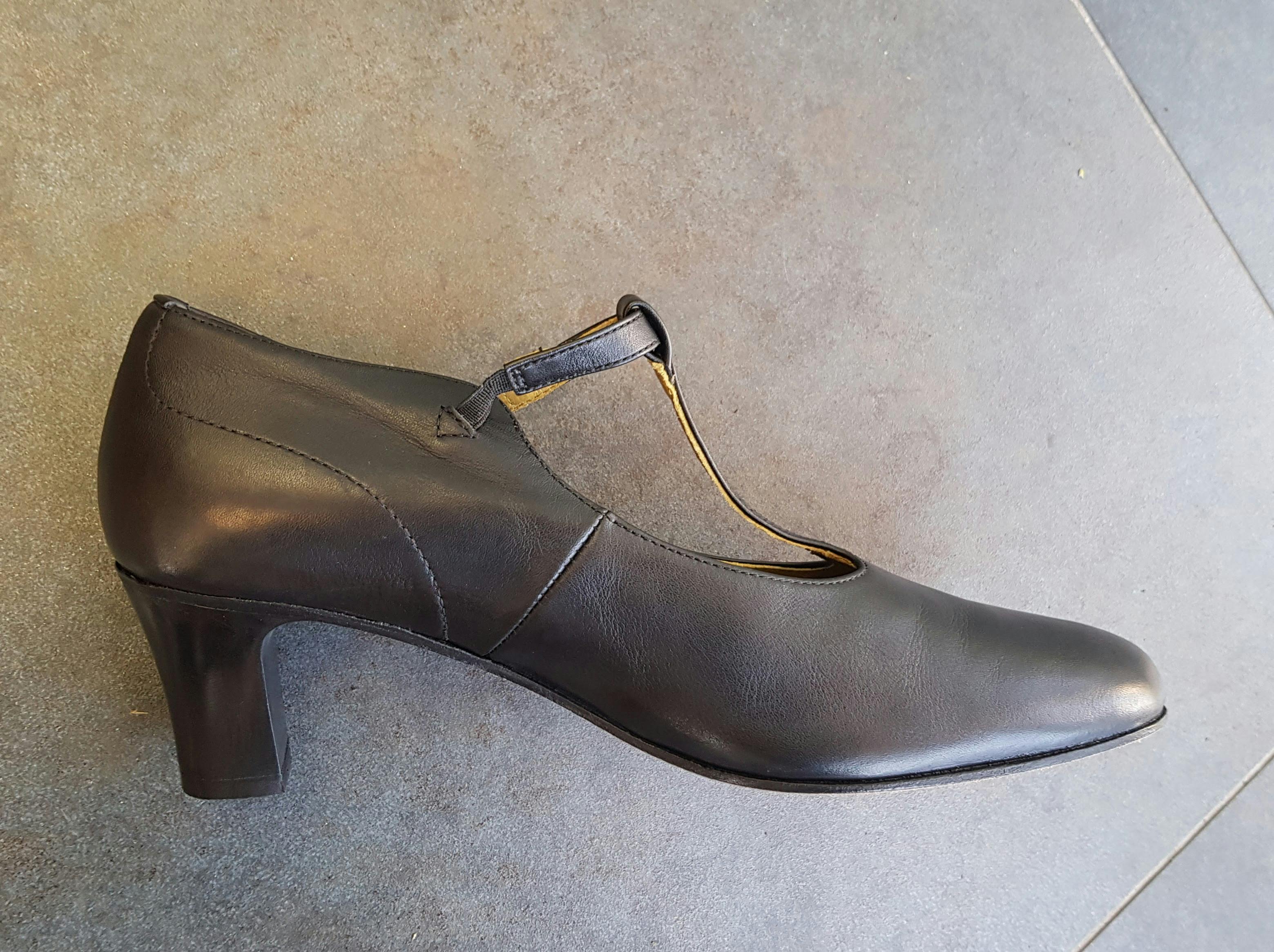 Camper Damenschuh neu und etwas anders aufgebaut.