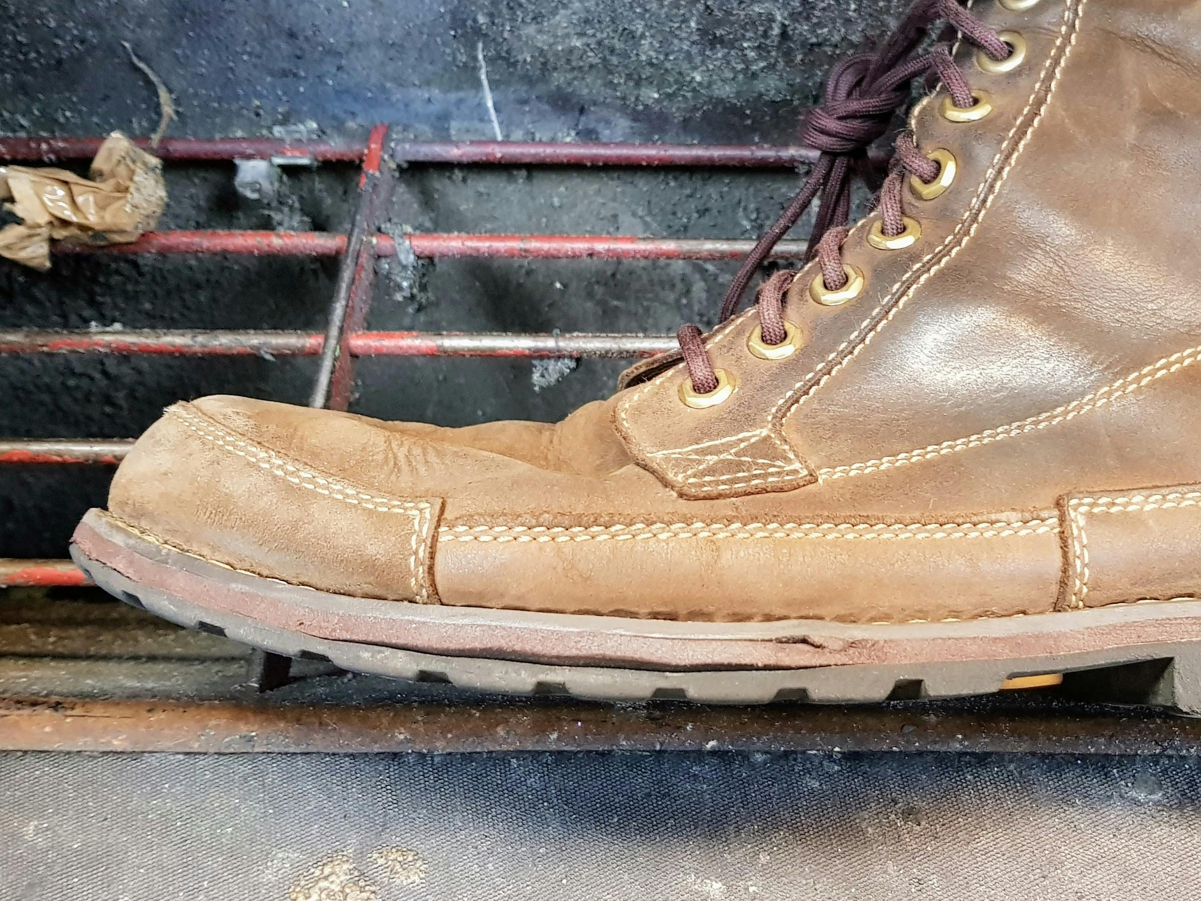 Timberland mit leichtem, aber schlecht belastbarem Sohlenaufbau!