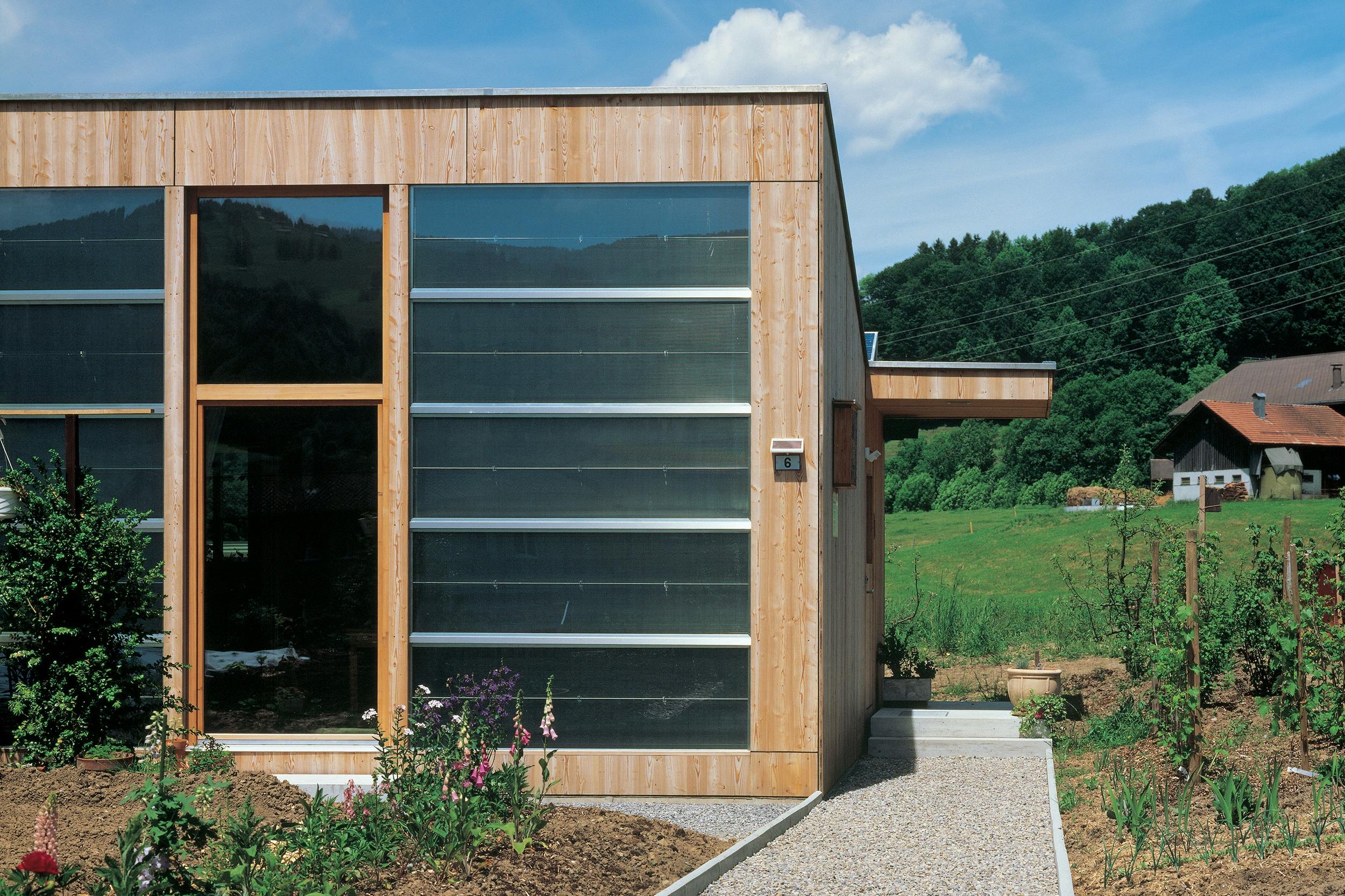 Solarhaus III Ebnat-Kappel Seitliche Ansicht