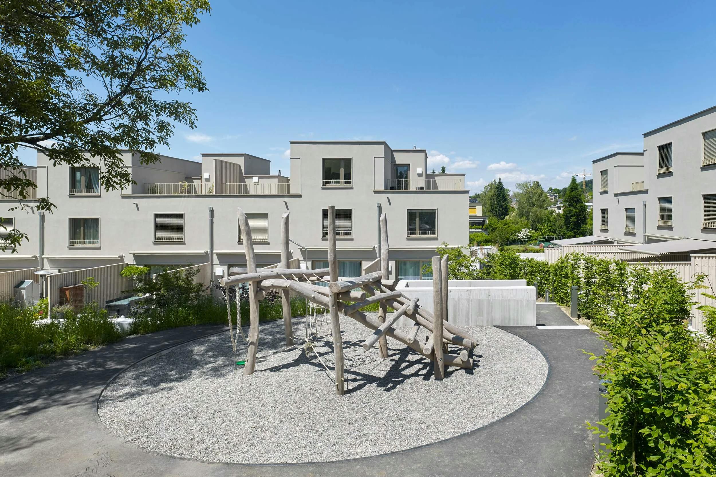 Wohnsiedliung LIVIO, Bülach, Innenhof mit Spielplatz