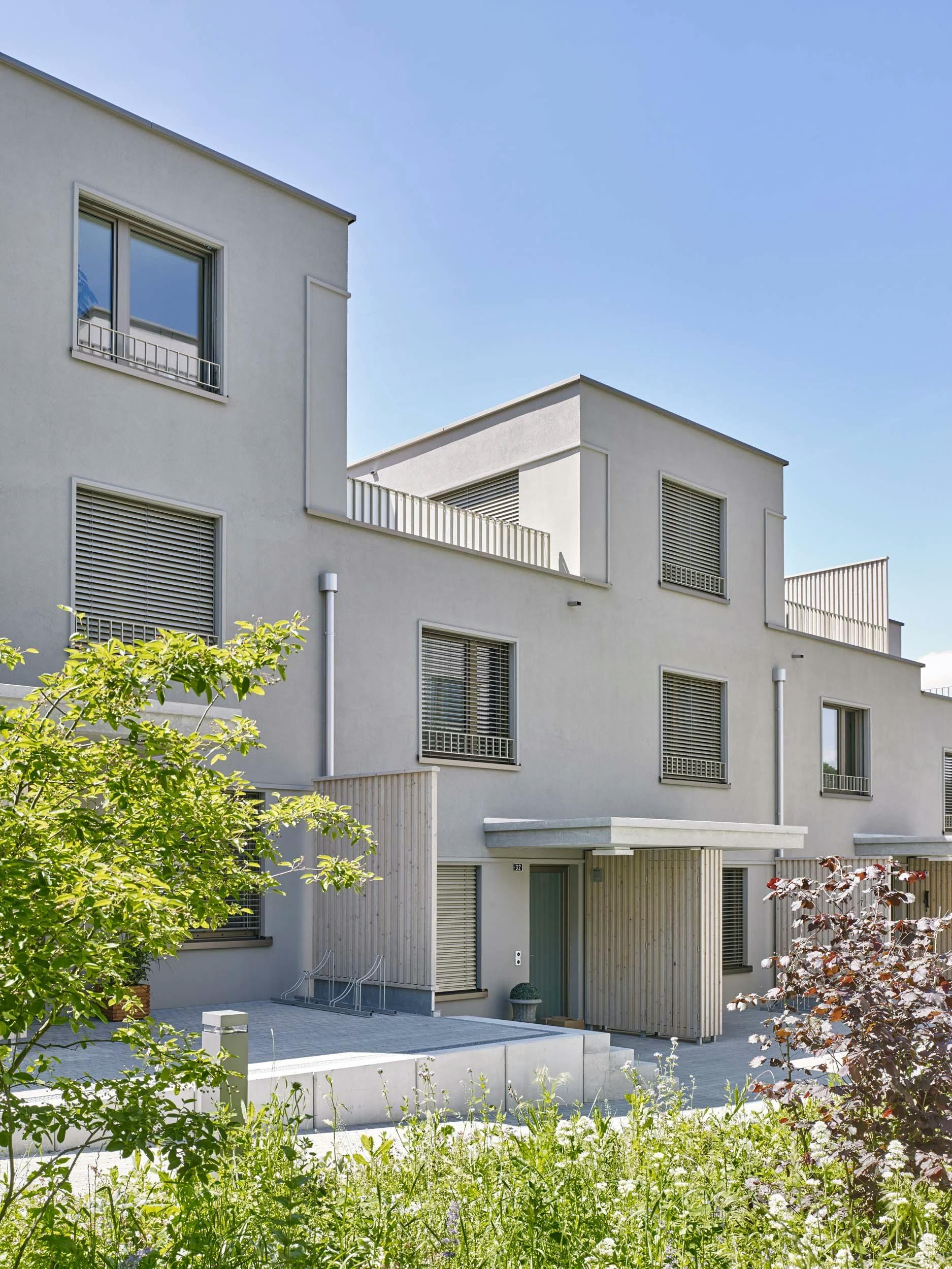 Wohnsiedliung LIVIO, Bülach, Haus schräg von vorne