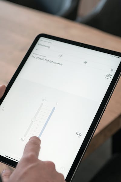 Tablet mit Smart Home Steuerung
