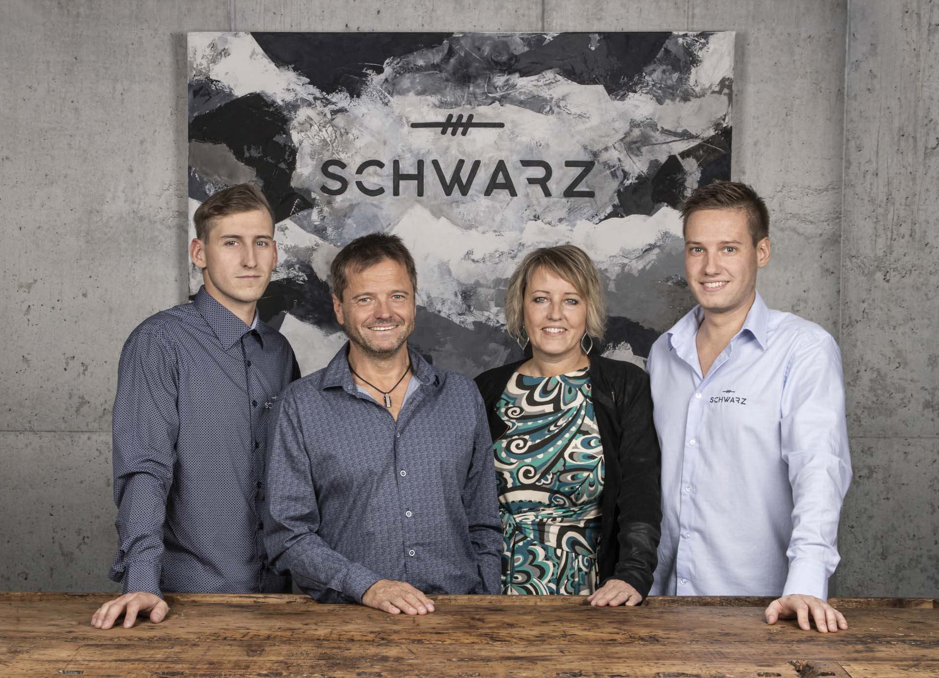 Geschäftsführer Gerald Schwarz mit Thomas, Stefan und Tina