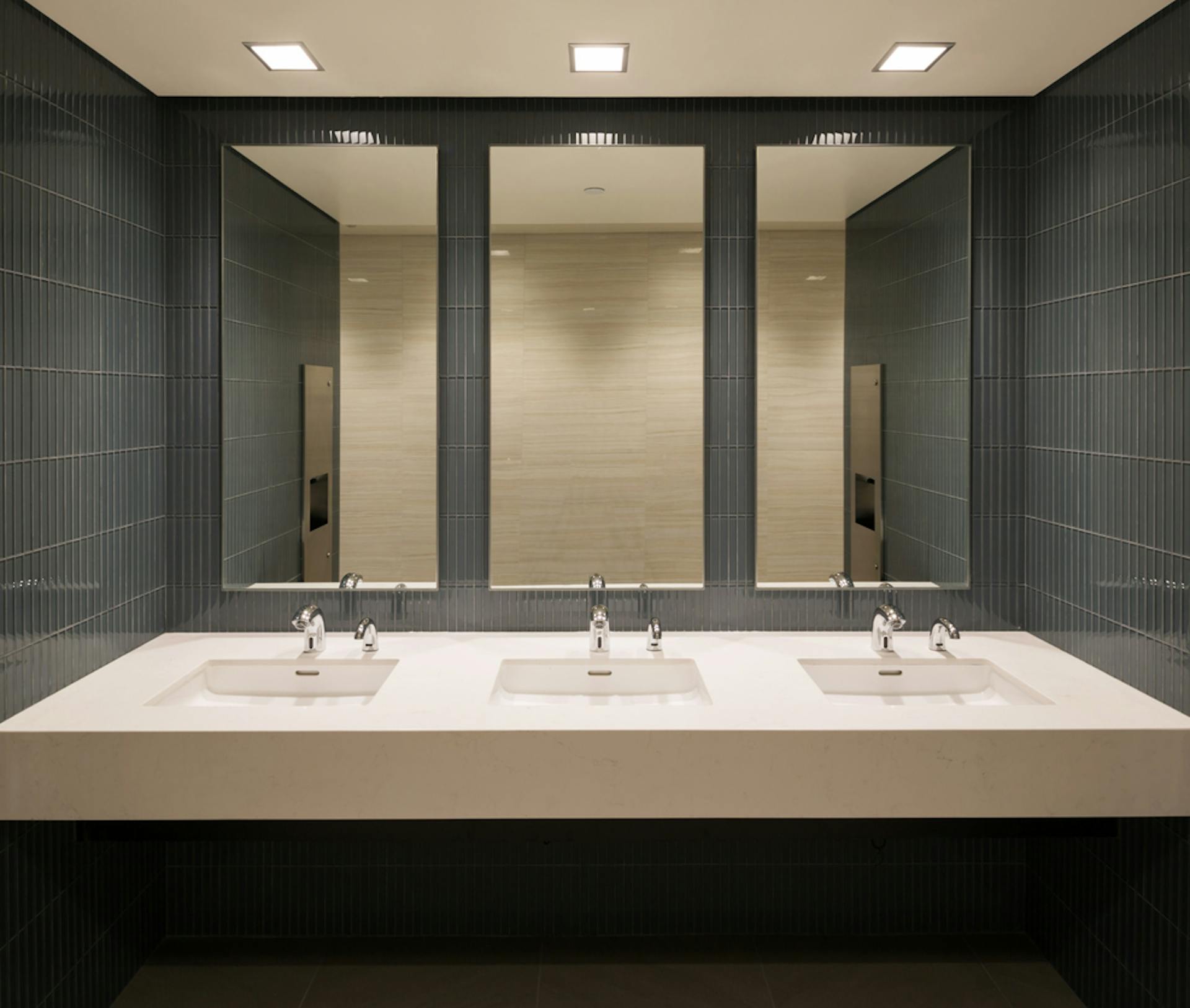 Services de plomberie et sanitaires pour les pros