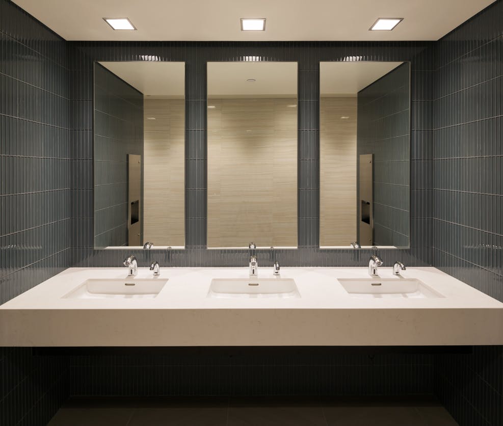 Services de plomberie et sanitaires pour les pros