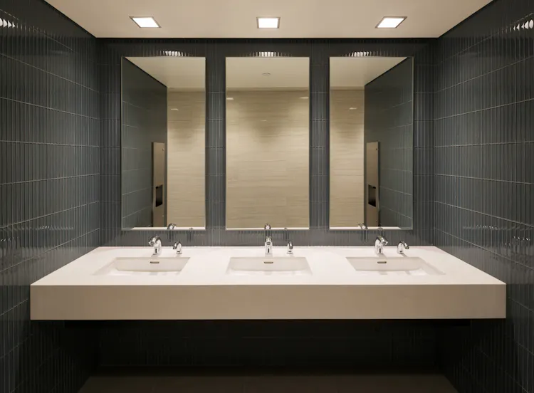 Services de plomberie et sanitaires pour les pros