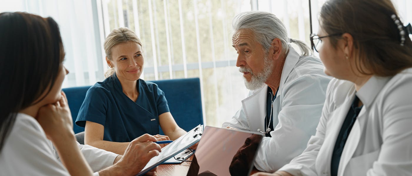 Meeting between medical professionals