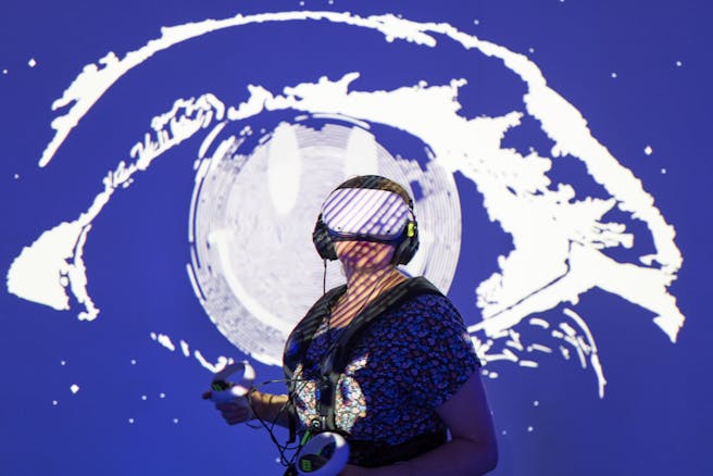 VR