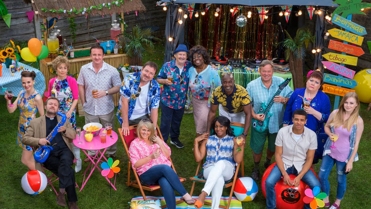 A large ensemble of peopl