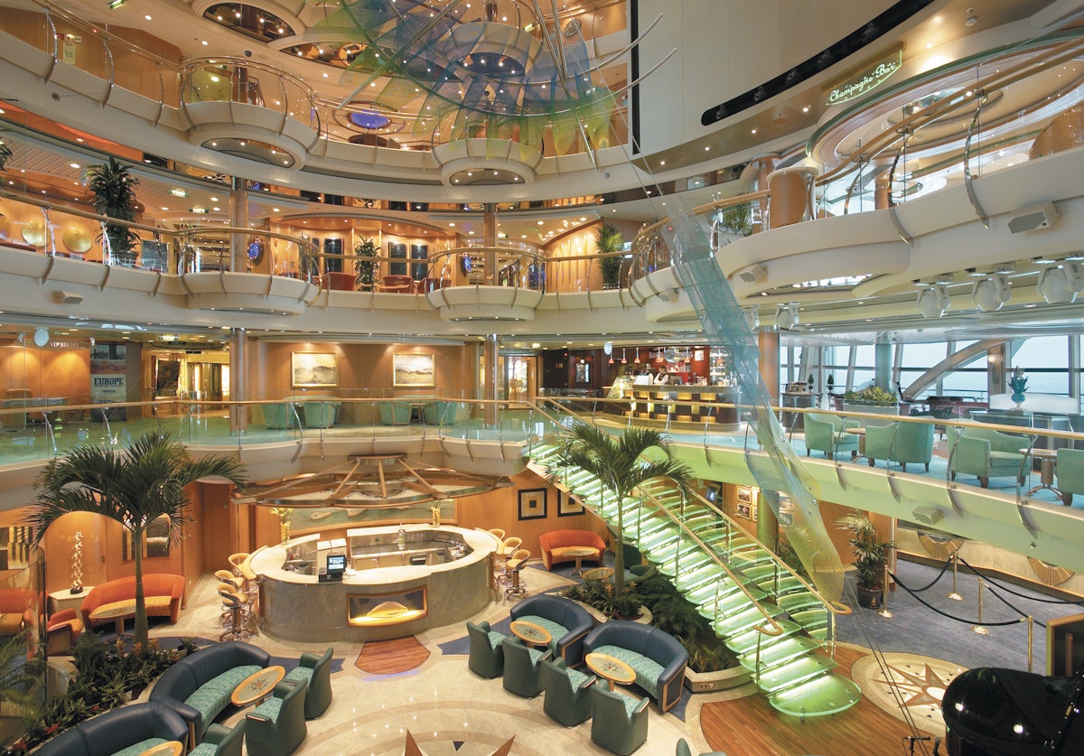 Barco Serenade of the Seas | Cruceros 2023 & 2024 | Seascanner.es