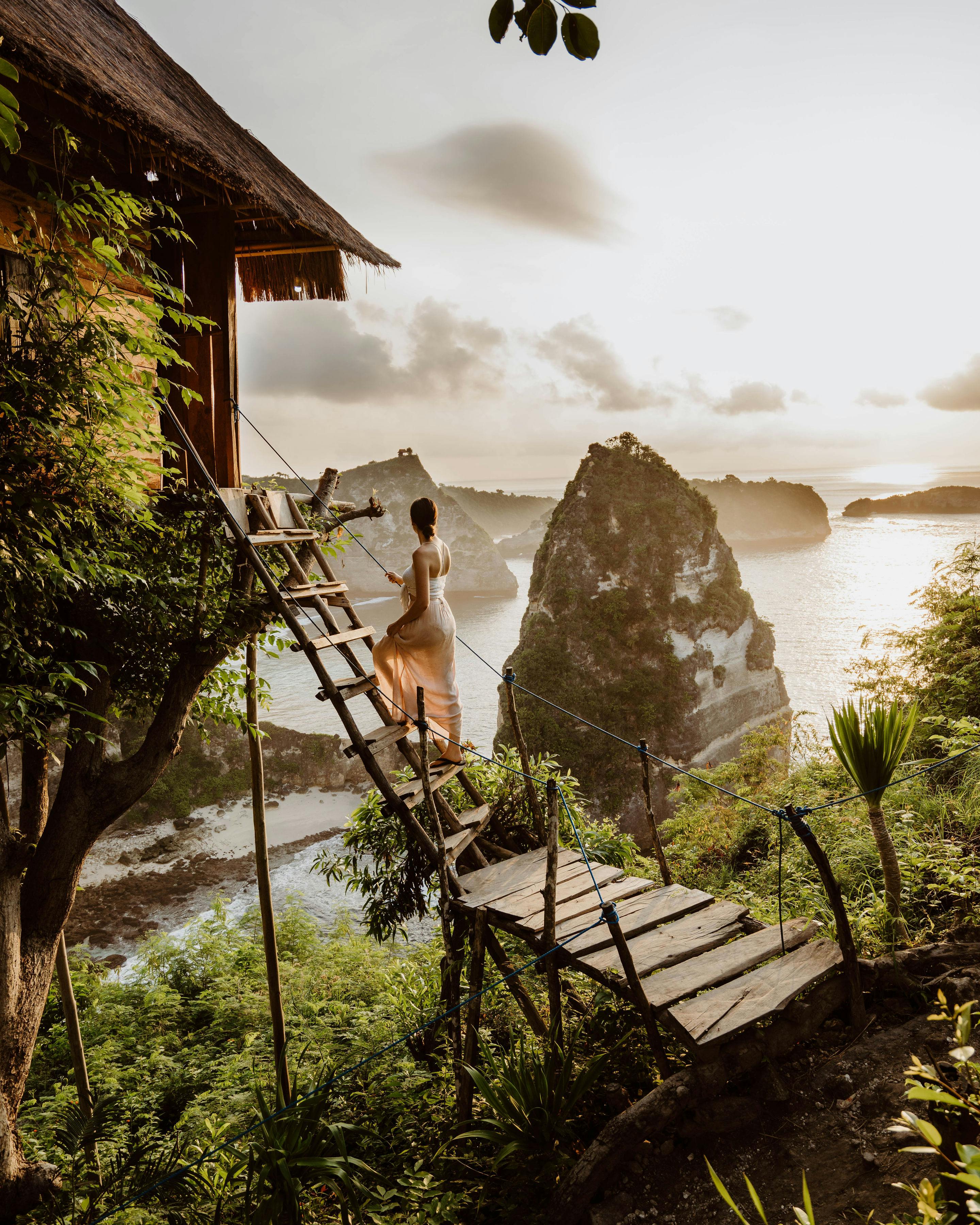 The IG popular view from the Nusa Penida treehouse at Diamond Beach