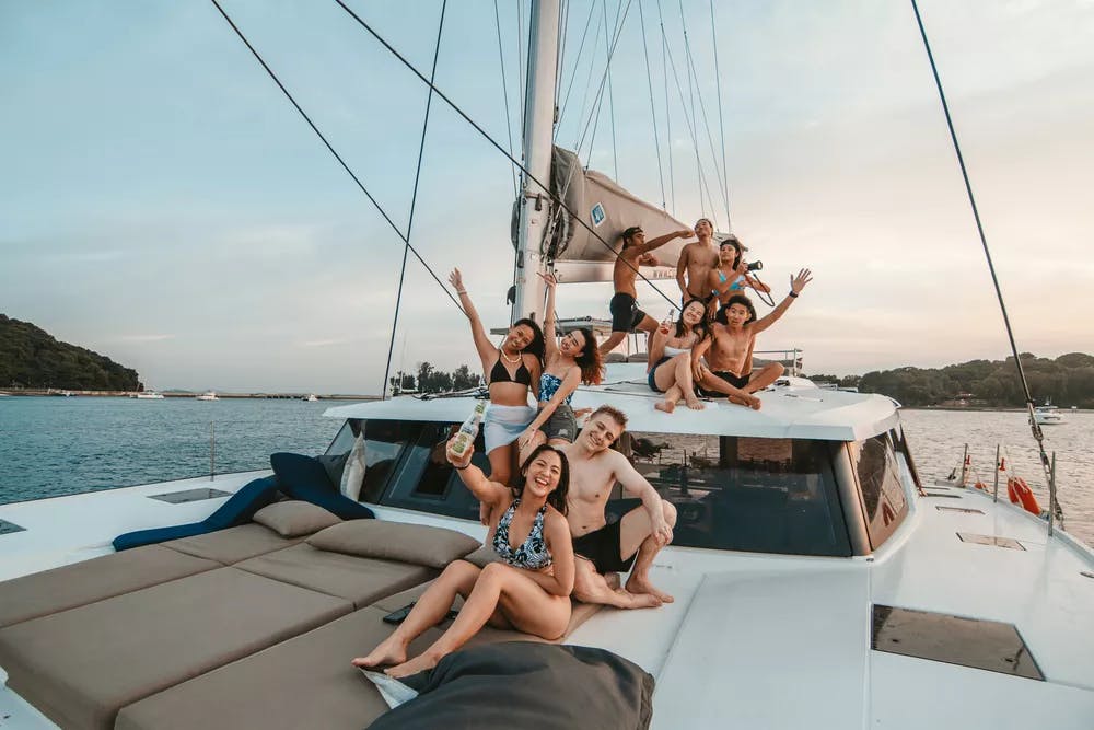 Enjoy an epic day out on a yacht with your team