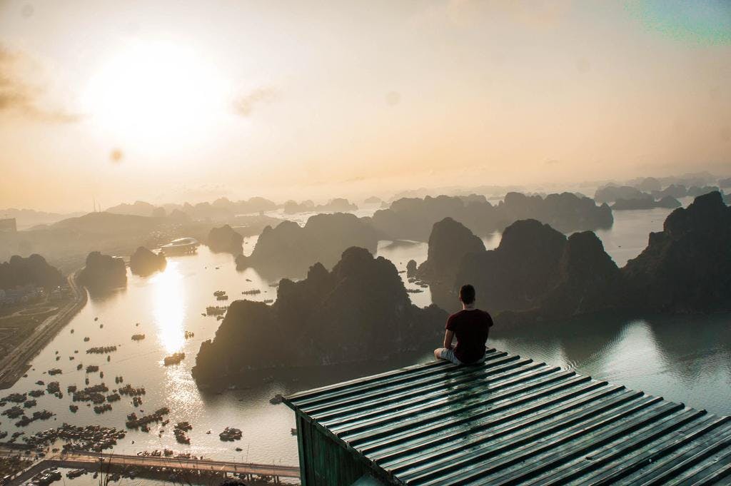 What You'll See and Do on a Halong Bay Cruise