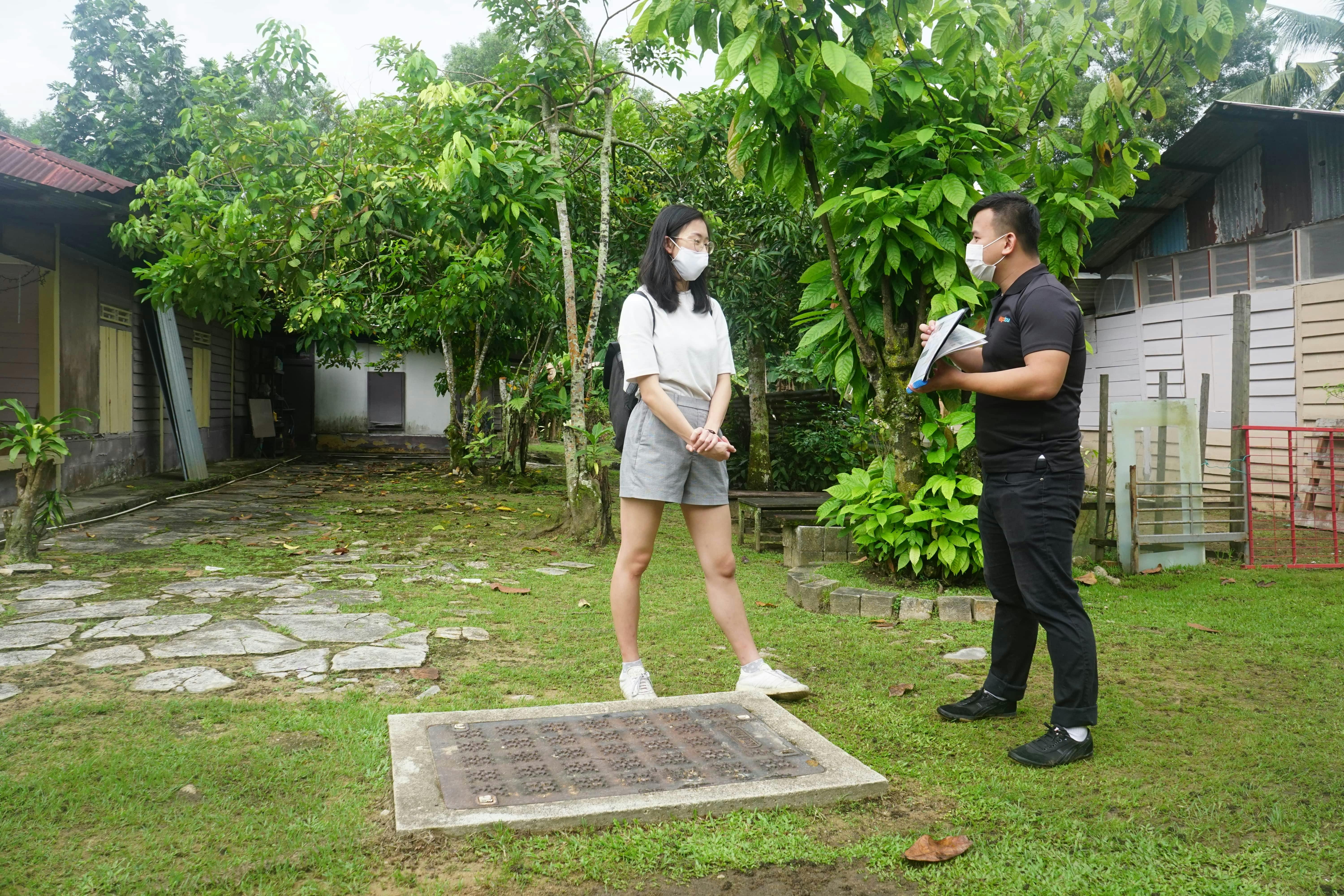 Kyanta going through how Kampong Lorong Buangkok evolved over time