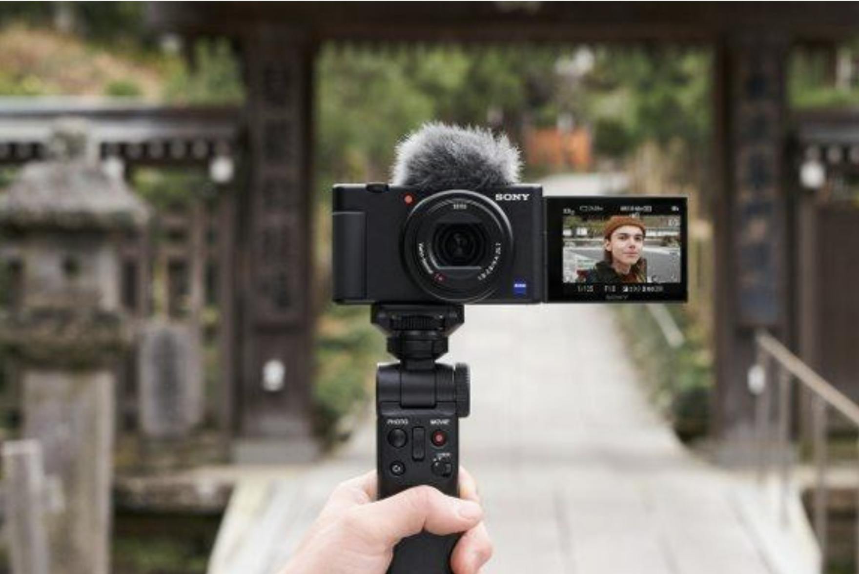 5 Things to Look For in a Travel Camera