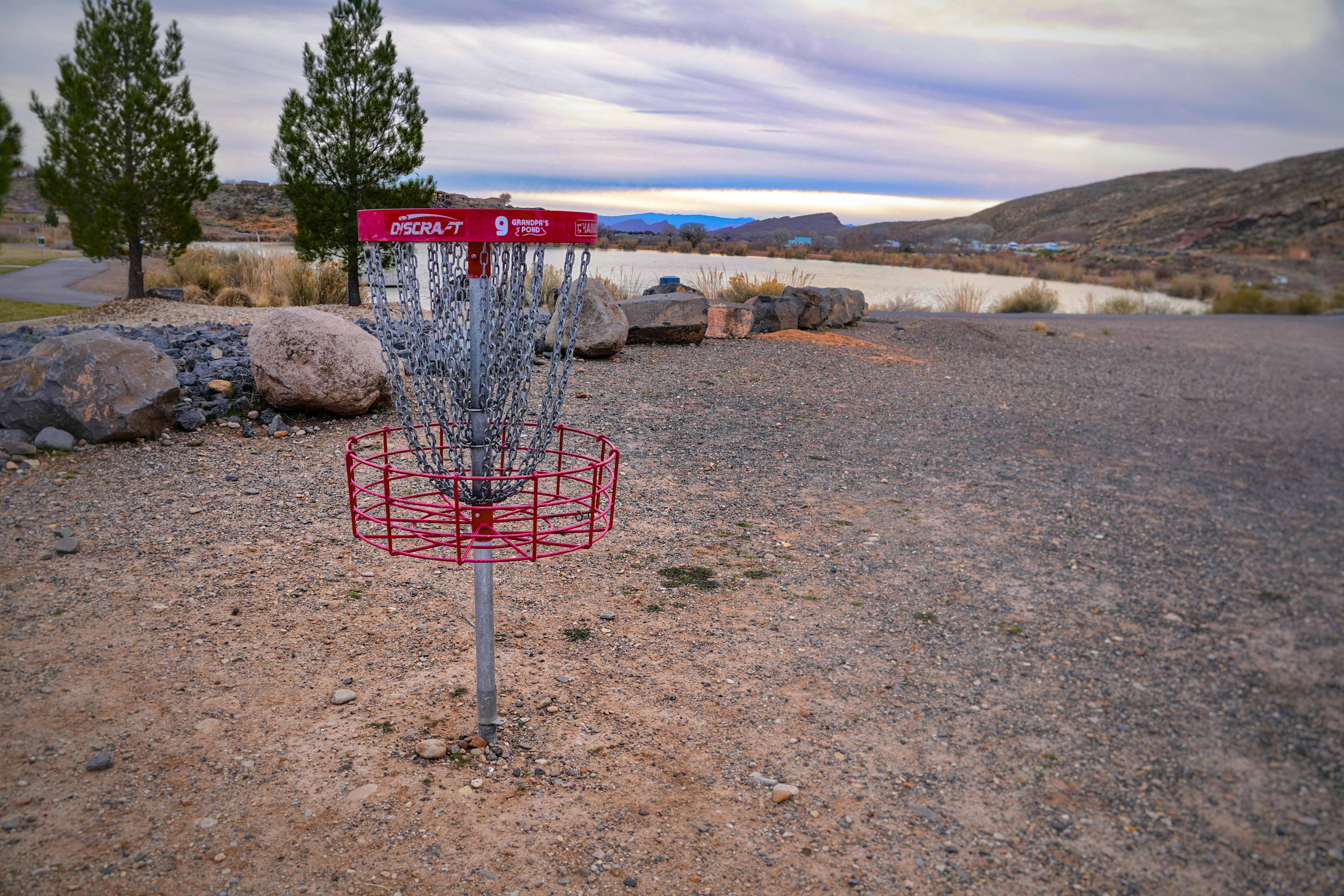 Disc golf basket
