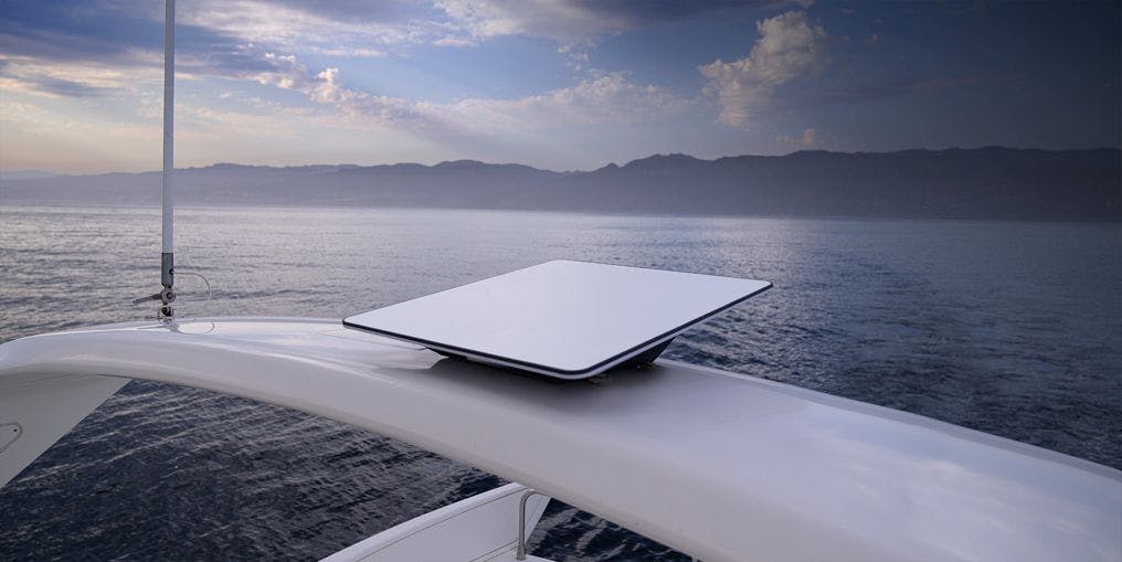 antenne Starlink sur un bateau