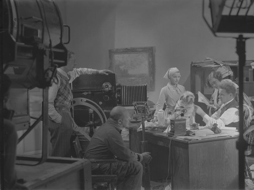 From the production of Servant’s Entrance (original: Vi som går köksvägen) © 1932 AB Svensk Filmindustri
