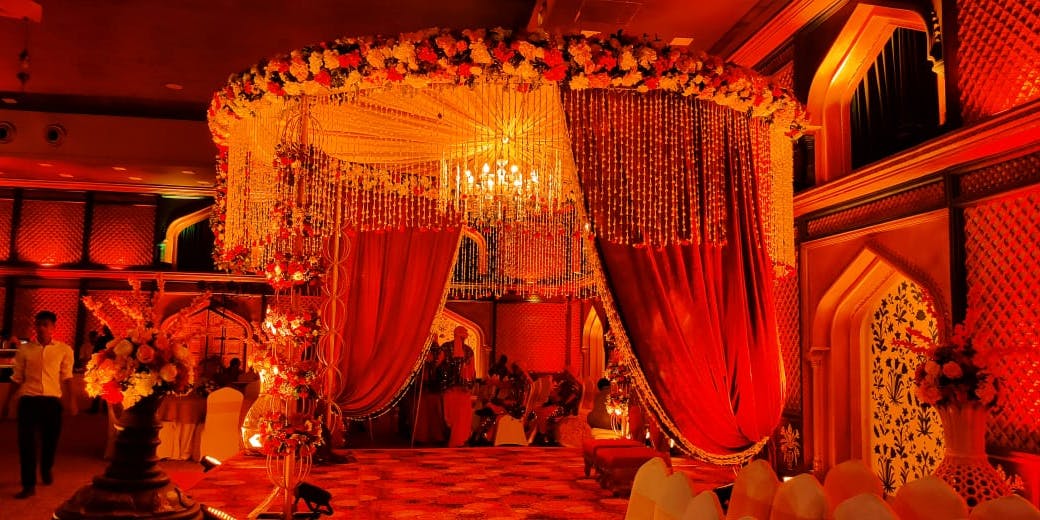 Auspicious Hindu Wedding Dates In 2025 With Shubh Vivah Muhurat: Blog Poster