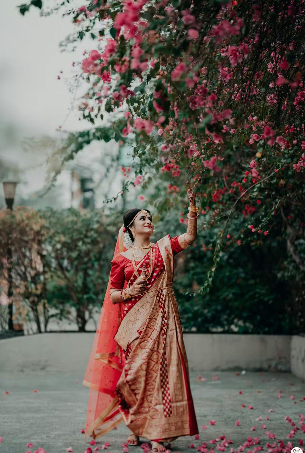  Best Bridal Pose Amidst The Peaceful Nature
