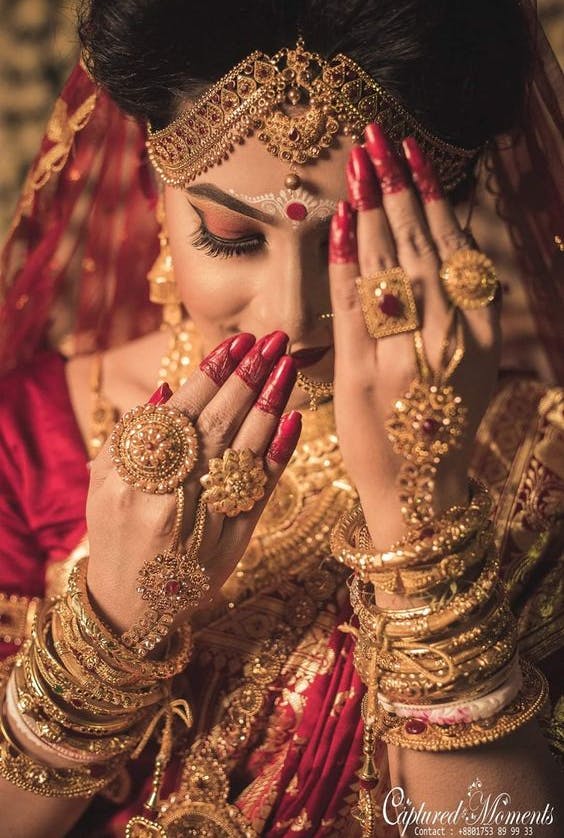 Bride in Benarasi saree