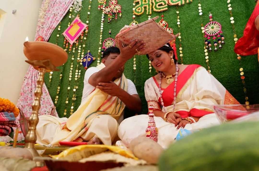 Bride performing Nanhi mukh puja 