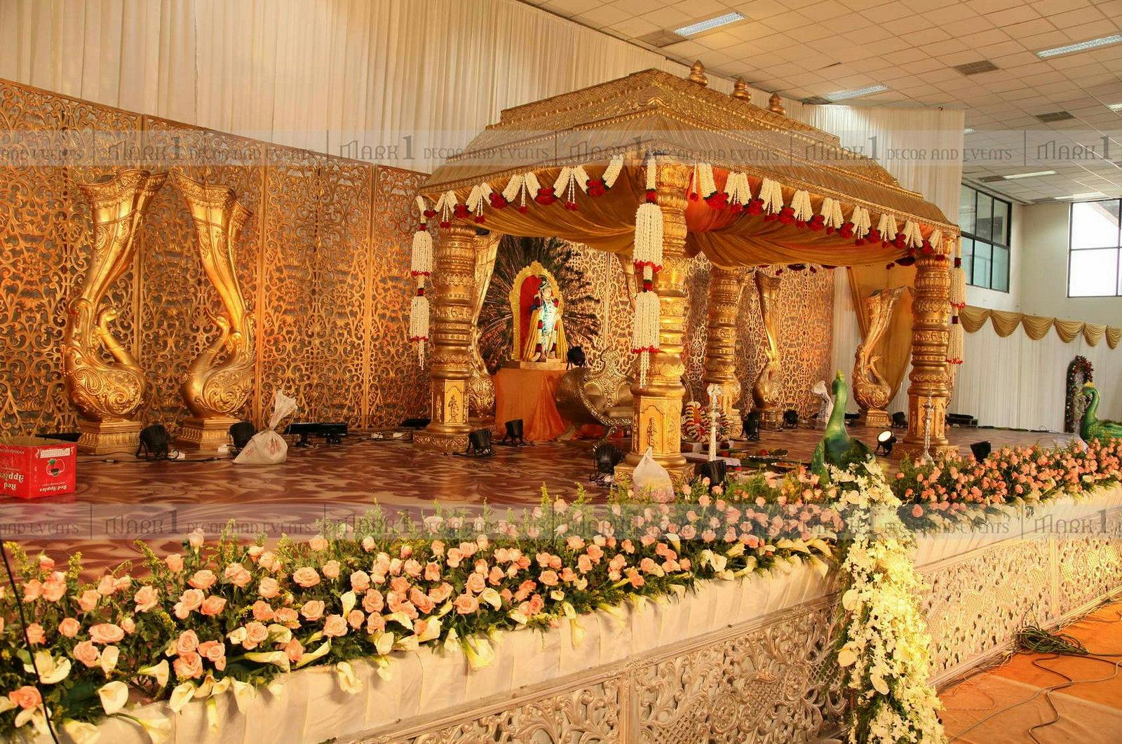  temple-like classic theme wedding stage decoration ideas
