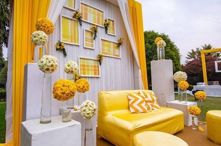 A Beautiful Yellow And White Ambience