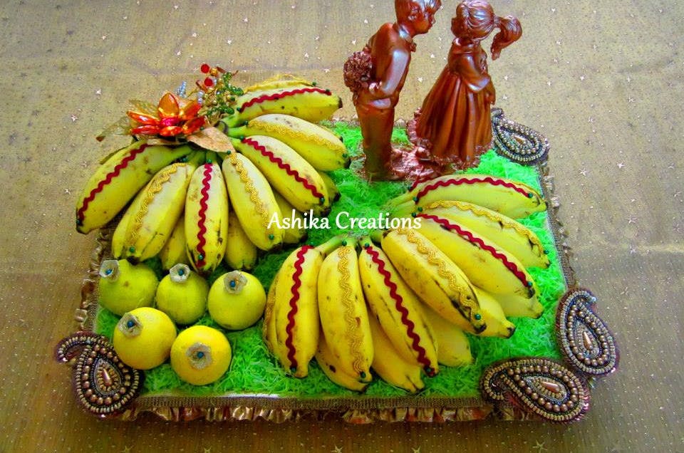 Fruits Totto Tray: For Some Fresh Bites