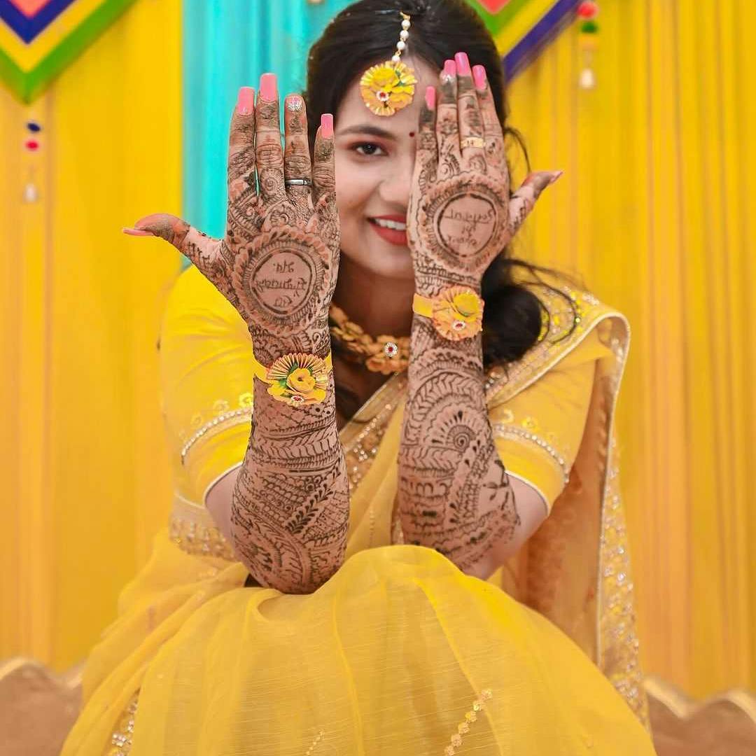 Hideous haldi pose of bride