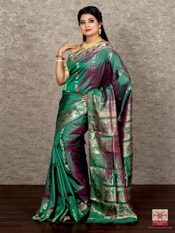 beautiful bridal saree