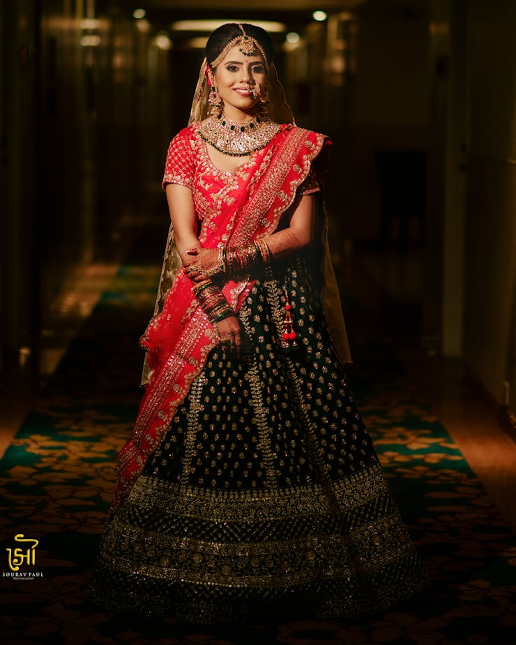 Bride pose