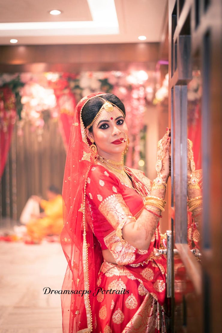 Bride pose