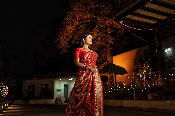 bride pose