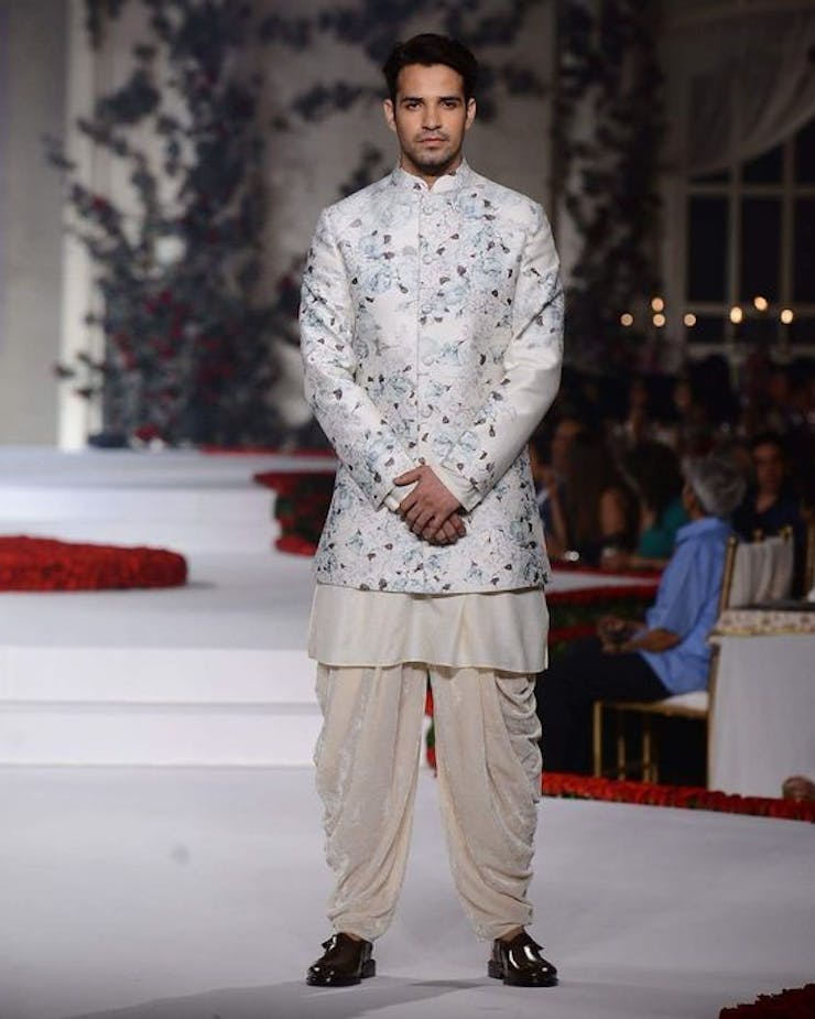 ab beautiful groom dress