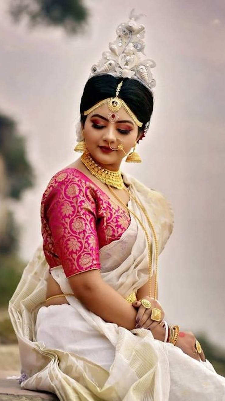 White dhakai jamdani saree