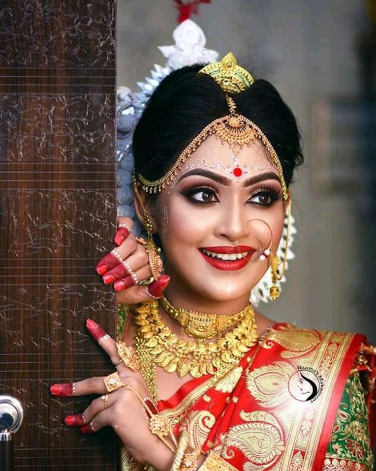 Bengali bride with saree