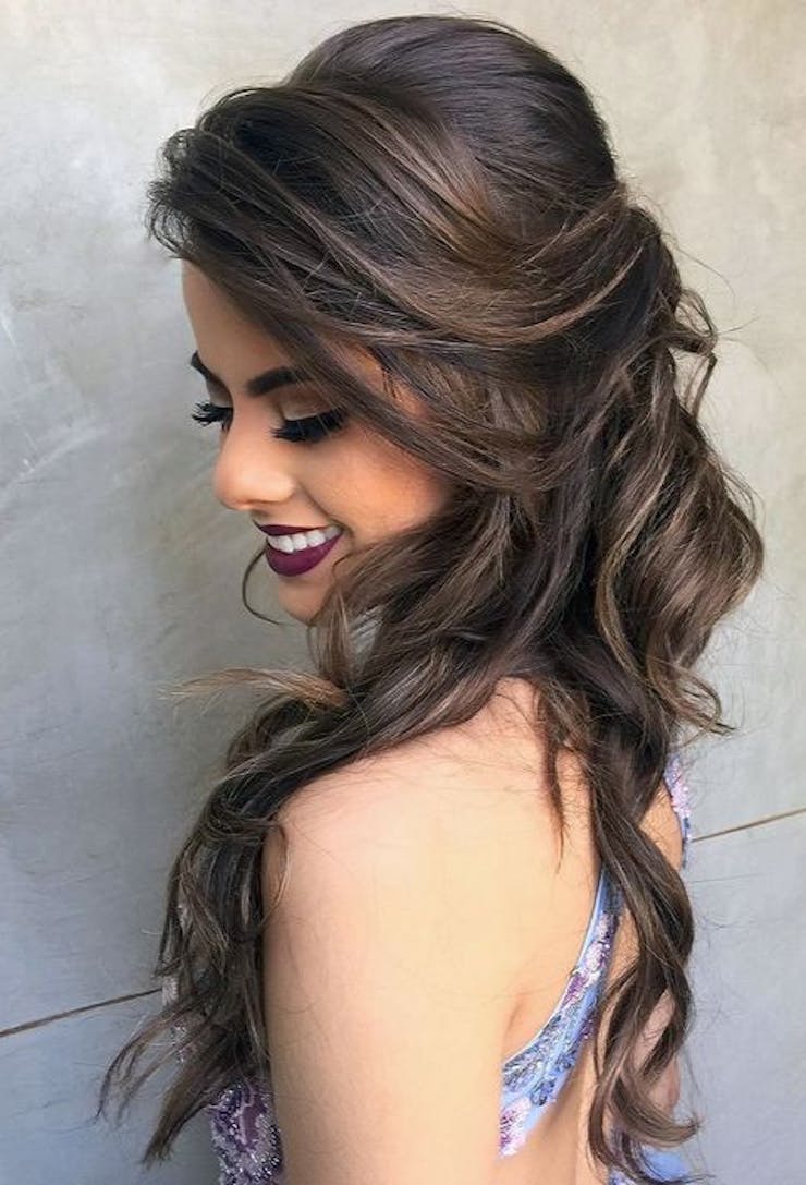 Side swept hairstyle